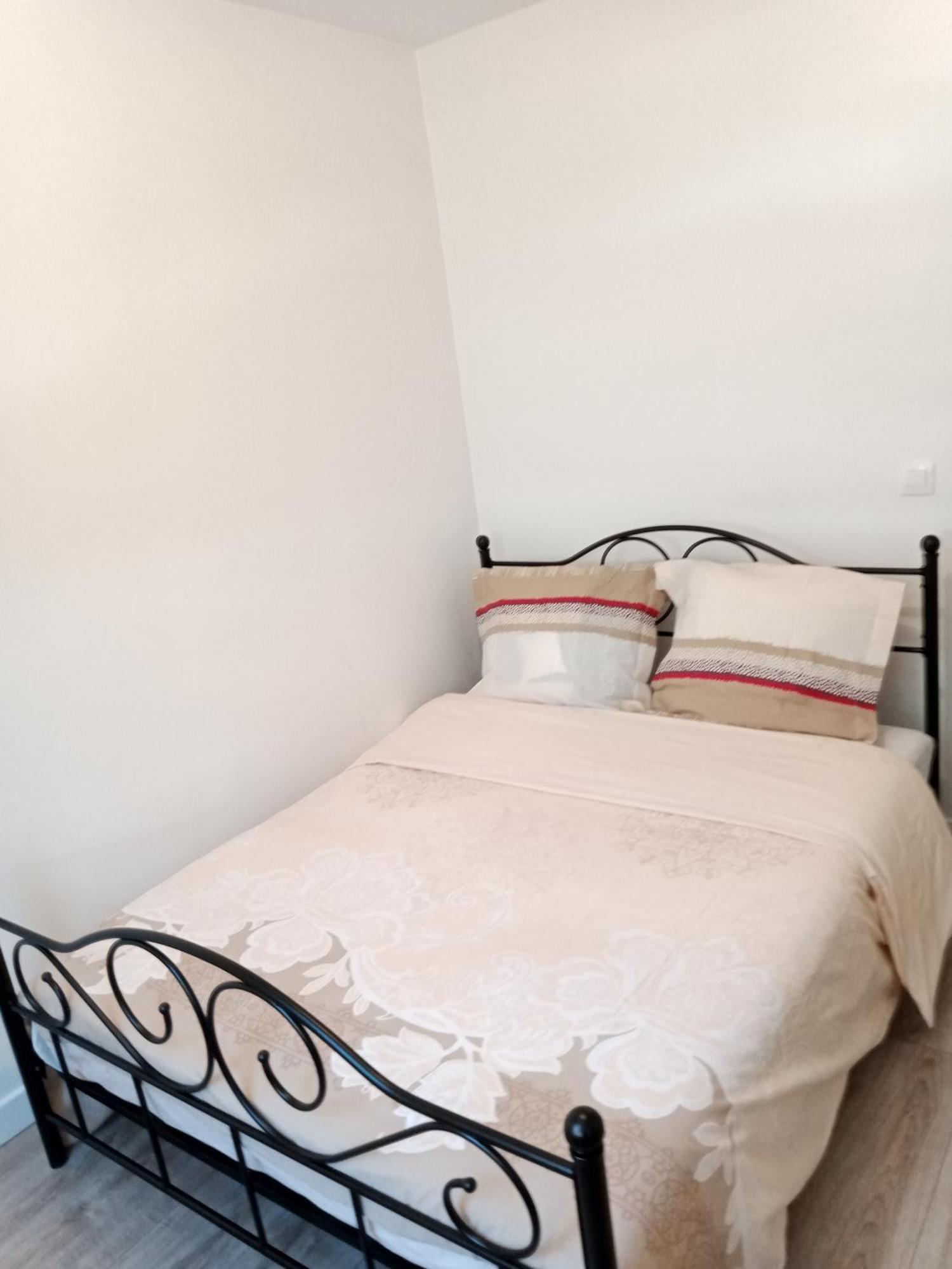 Joli Apartment Clichy Bagian luar foto